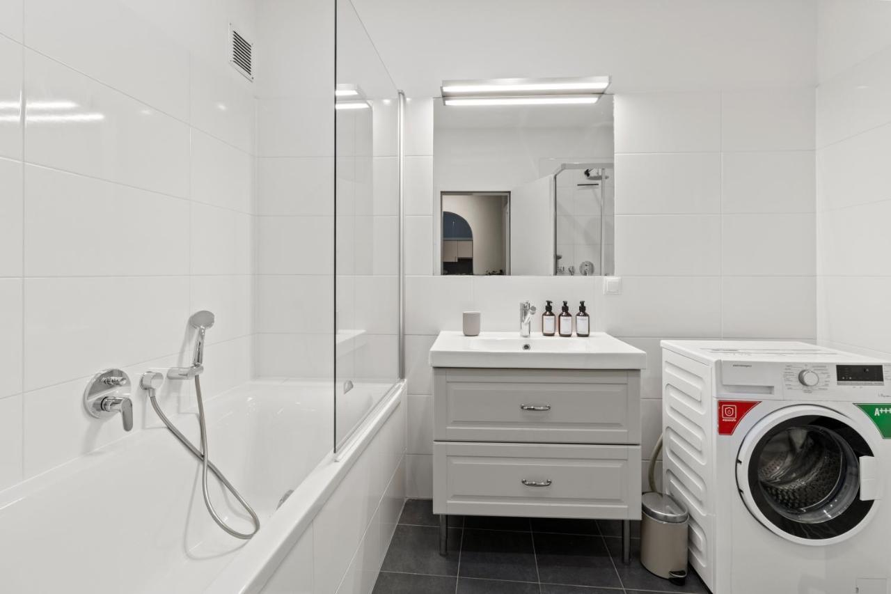 5 Bedrooms - 143 M² - Near Main Station Wina Bagian luar foto