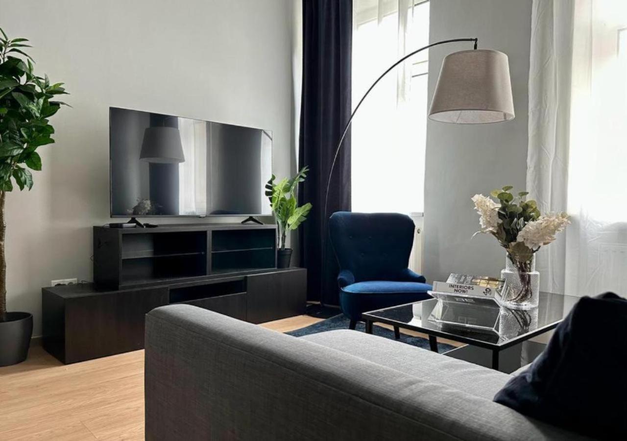 5 Bedrooms - 143 M² - Near Main Station Wina Bagian luar foto